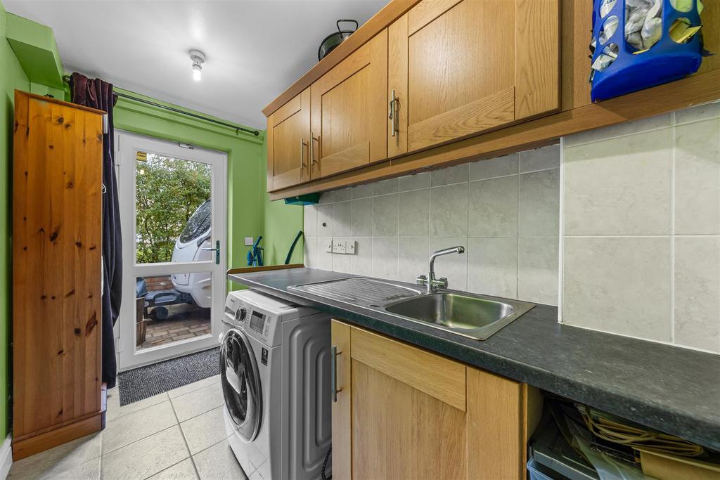 19 Lissel Rd Web29.jpg