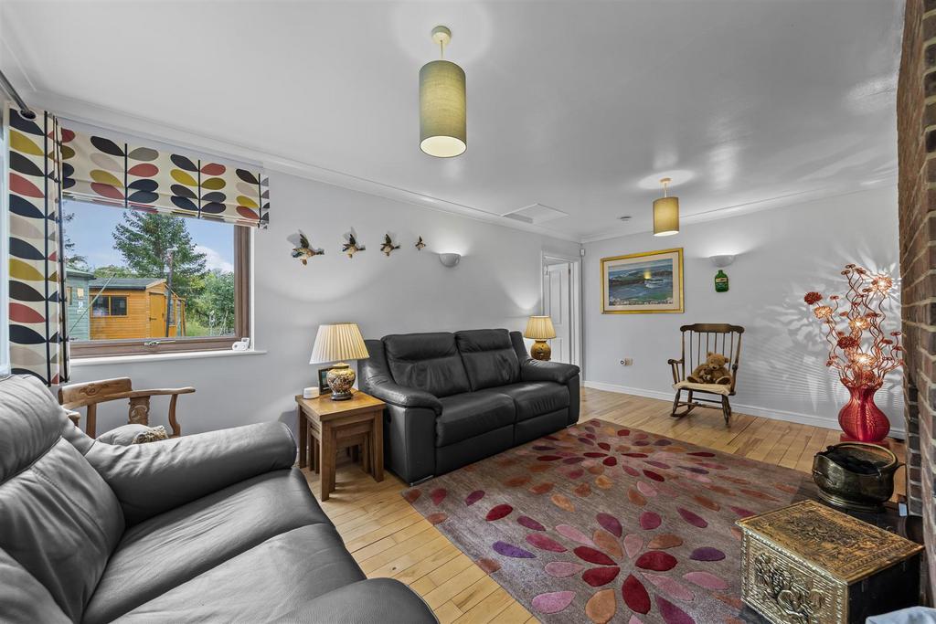 19 Lissel Rd Web33.jpg