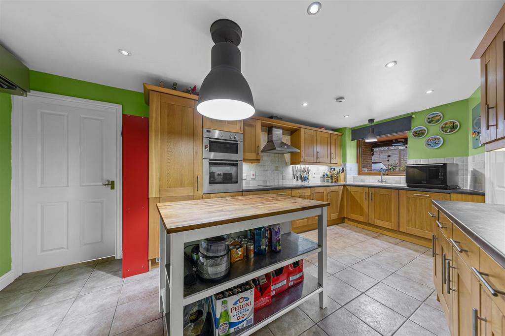 19 Lissel Rd Web26.jpg