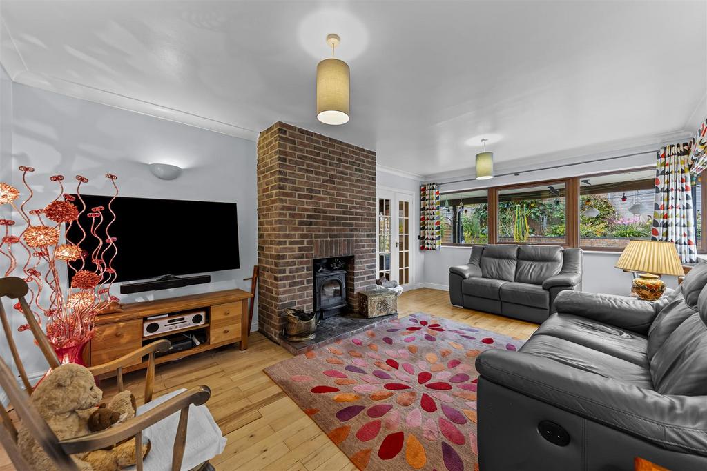 19 Lissel Rd Web34.jpg
