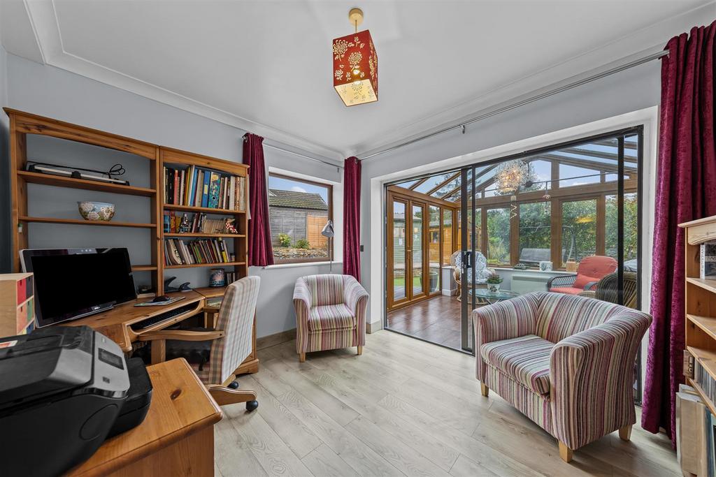19 Lissel Rd Web35.jpg