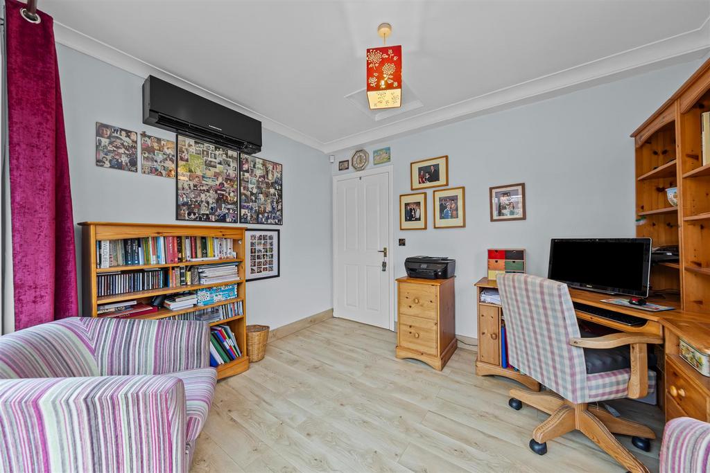 19 Lissel Rd Web36.jpg