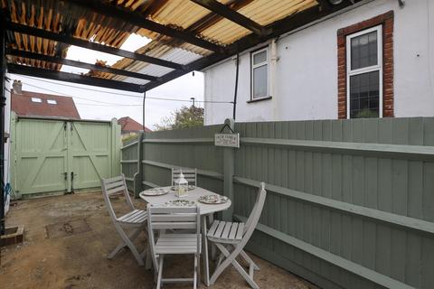 3 bedroom semi-detached house for sale, Alexander Road, Coulsdon