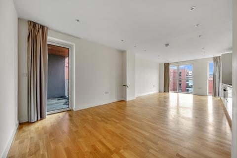 3 bedroom flat for sale, Logan Close, E20