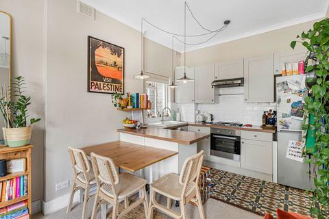 1 bedroom flat for sale, 103 Thornlaw Road, London SE27