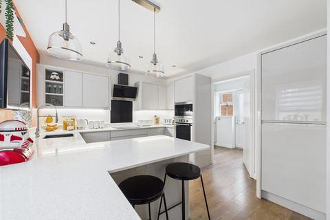 4 bedroom detached house for sale, Sandringham Road, Brough