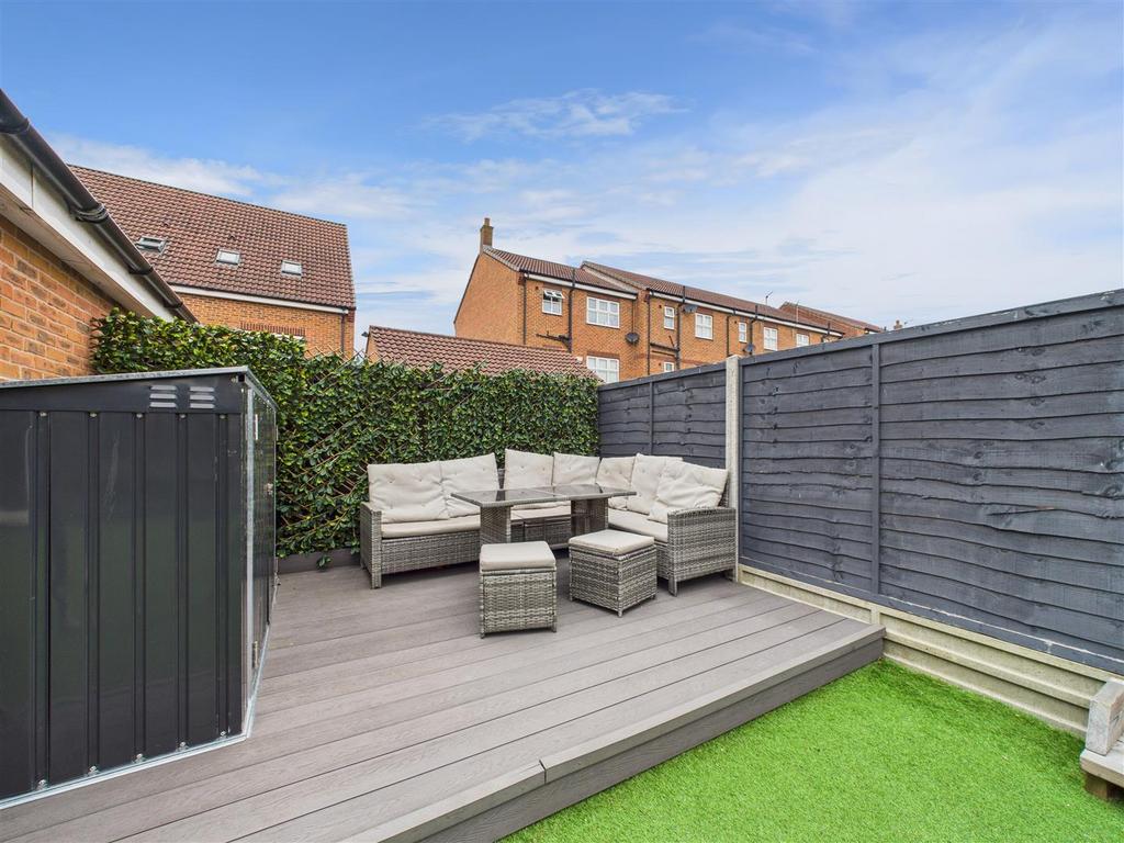 CAM03303 G0-PR0237-STILL018.jpg