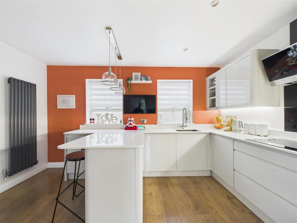 CAM03303 G0-PR0237-STILL024.jpg