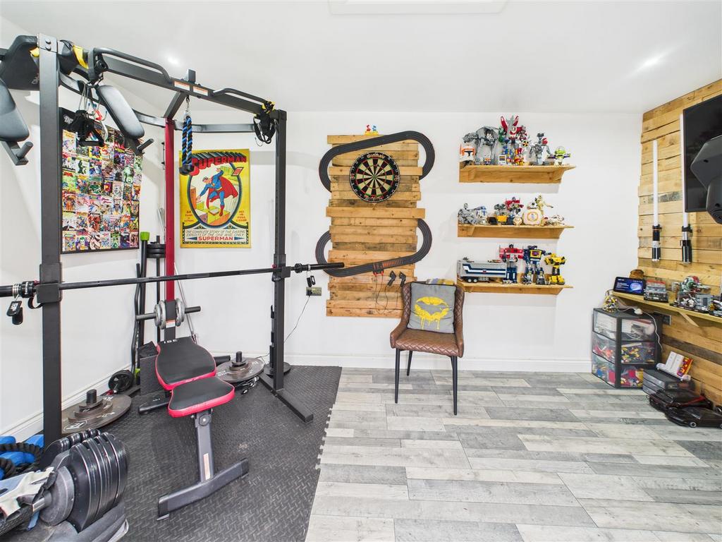 CAM03303 G0-PR0237-STILL016.jpg