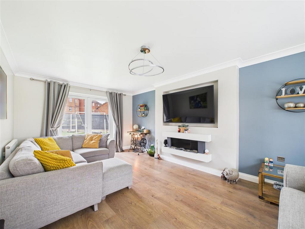 CAM03303 G0-PR0237-STILL029.jpg