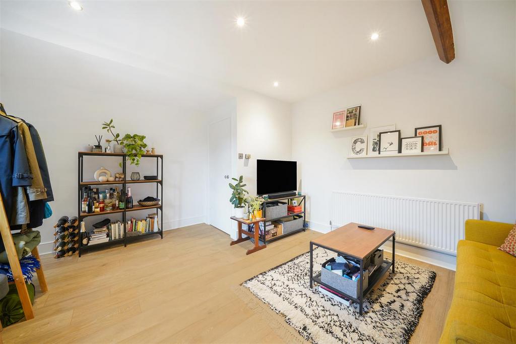 Flat 8, 10 Thicket Road - BTkh DNvq YFRWnl S6 TPu Y.jpg