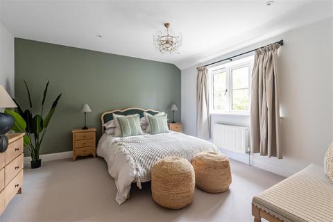 2 bedroom house for sale, PADDOCK GROVE, OFF GUILDFORD ROAD, EFFINGHAM KT24