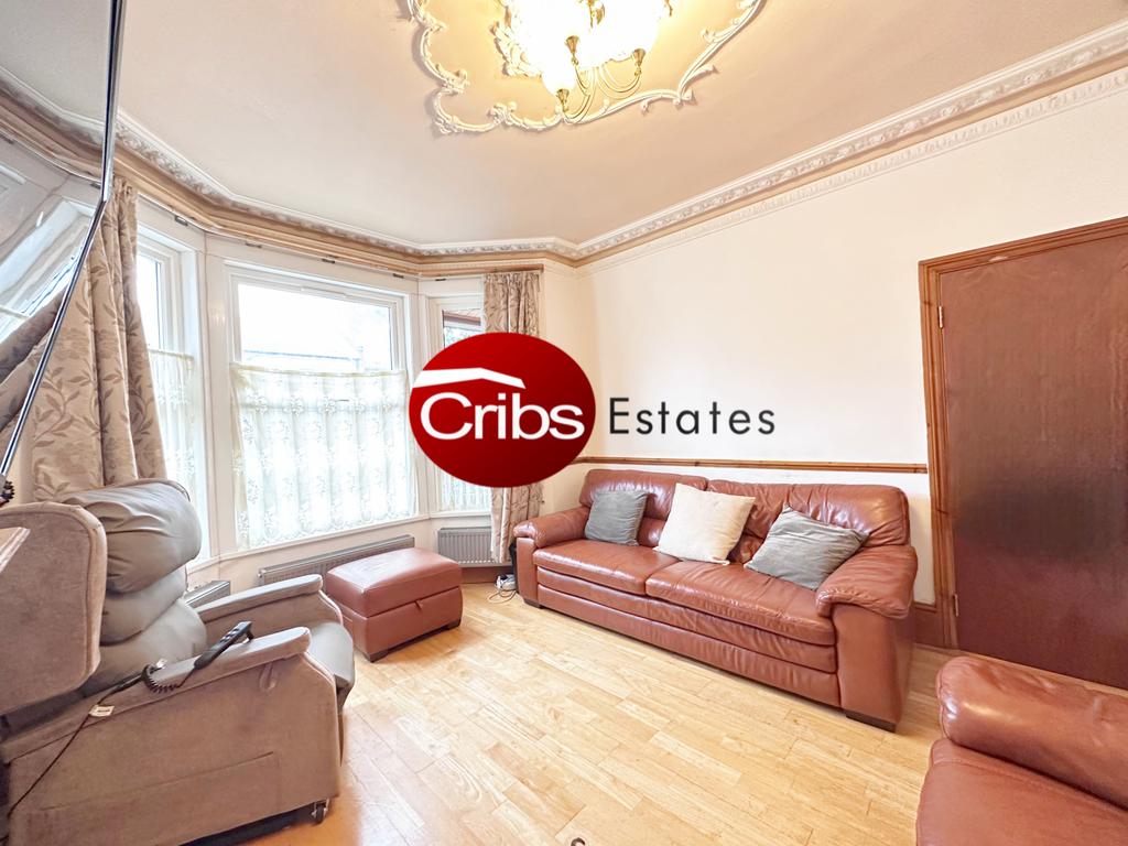 4 bedroom house available in SE18