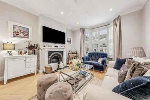 18 Alkerden Road, London, W4 2HP
