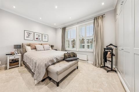 18 Alkerden Road, London, W4 2HP