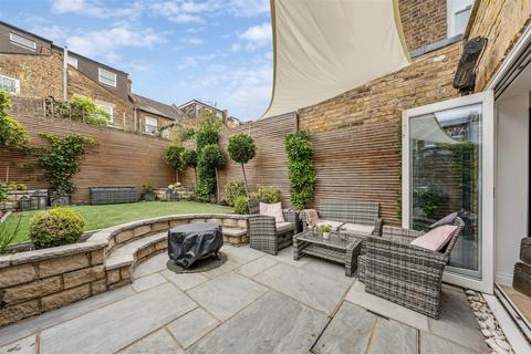 18 Alkerden Road, London, W4 2HP