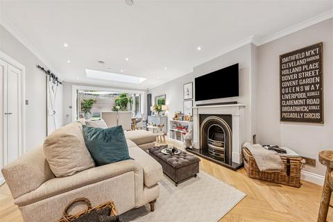 18 Alkerden Road, London, W4 2HP
