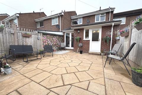 42 Hencroft, Leek, ST13 8EZ