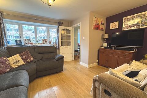 42 Hencroft, Leek, ST13 8EZ