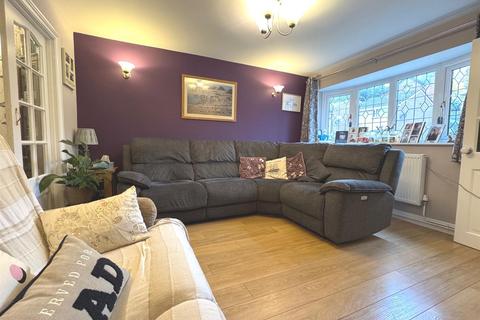 42 Hencroft, Leek, ST13 8EZ