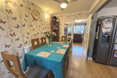42 Hencroft, Leek, ST13 8EZ