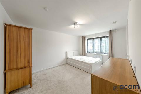 6 Falcon Way, London, NW9 5DT