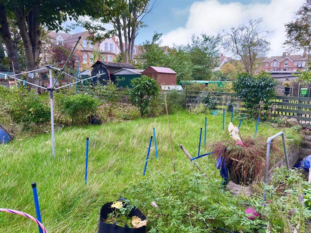 PRIVATE REAR GARDEN.jpg