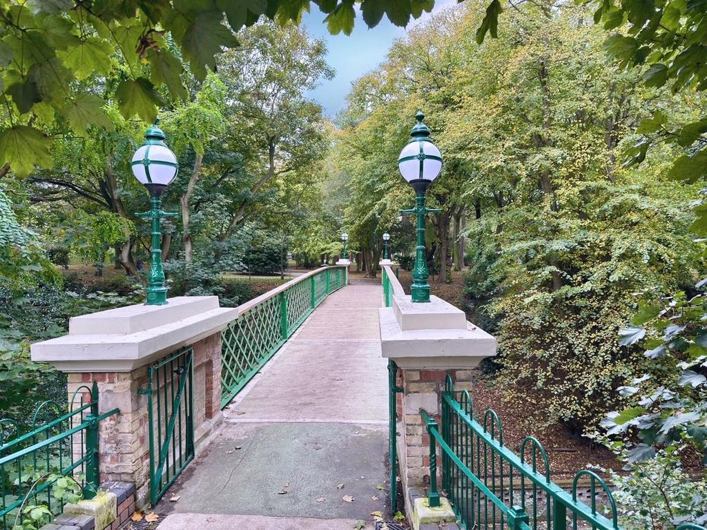 SPARROWS NEST PARK 1 MIN WALK AWAY.jpg