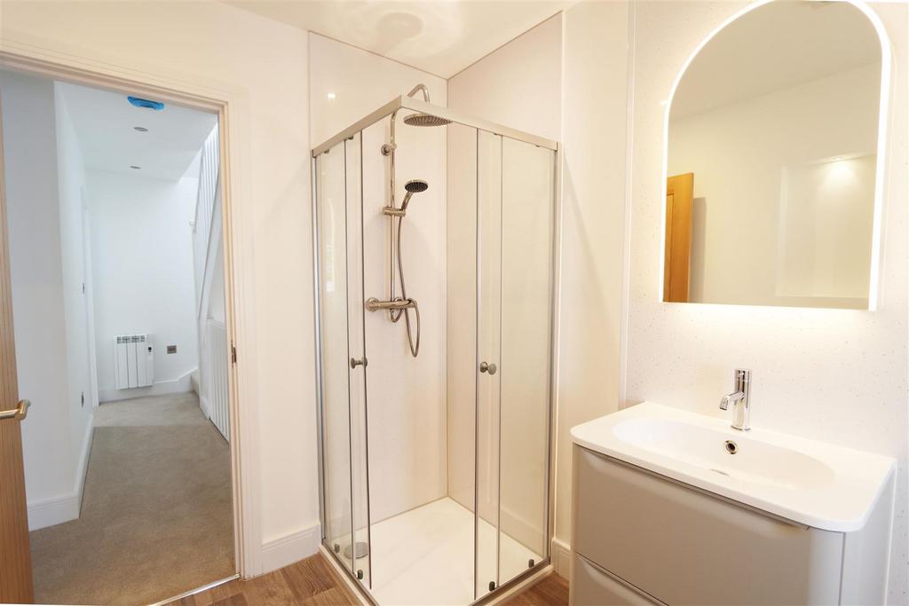Bathroom edit 2.jpeg