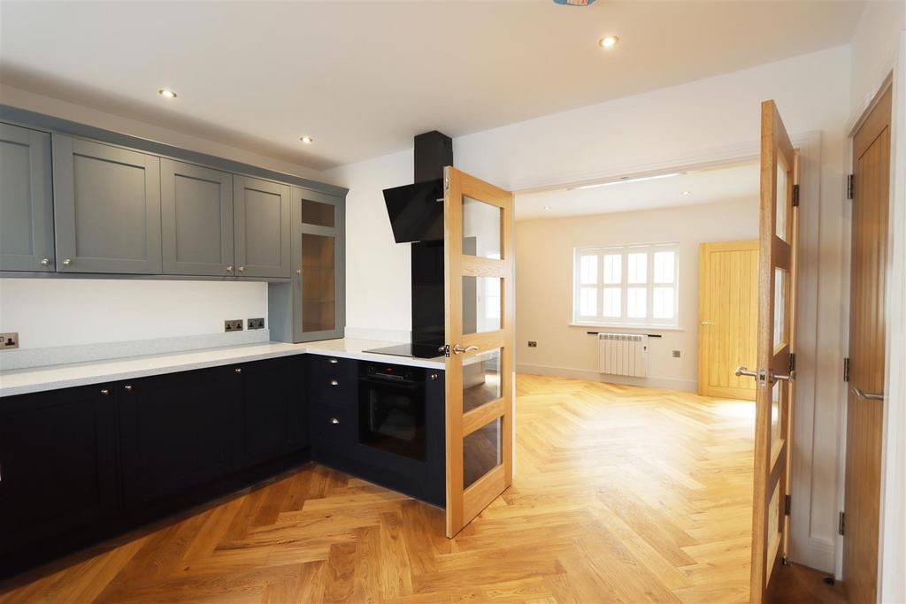 Kitchen 3.jpeg
