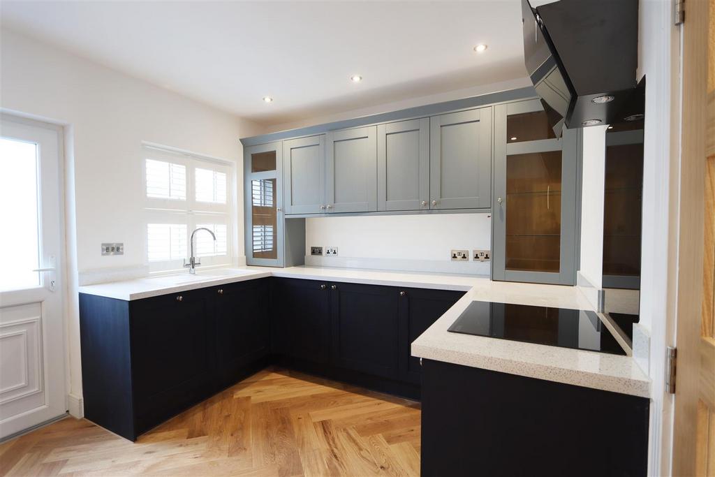 Kitchen 1.jpeg