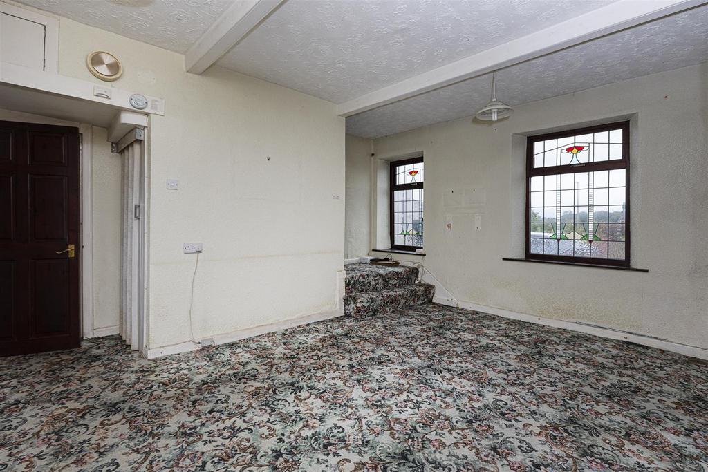 Bramleys Estate Agents - Leeds Road - Mirfield (10