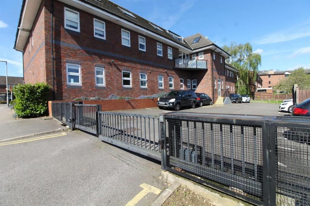Senate House (Parking).jpg