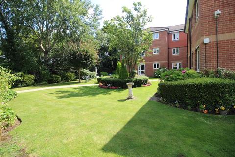 2 bedroom retirement property for sale, Hudsons Court,Darkes Lane, Potters Bar EN6
