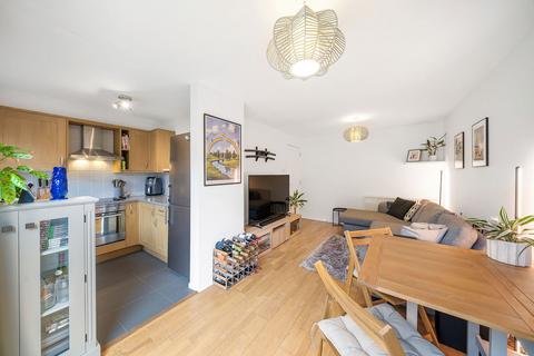2 bedroom apartment for sale, Barnfield Close, London SW17