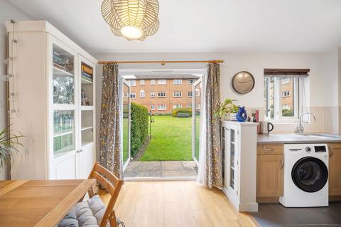 2 bedroom apartment for sale, Barnfield Close, London SW17