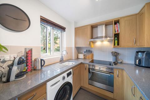 10 Barnfield Close, London, SW17 0AU