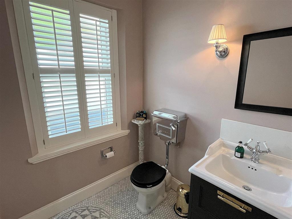 Main Shower Room.jpg