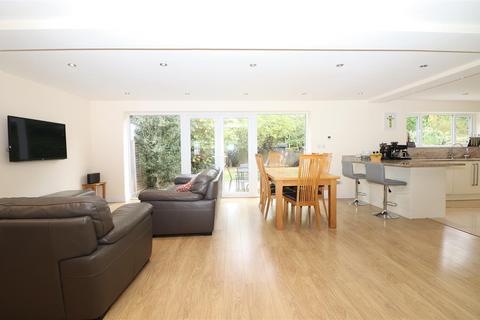 4 bedroom semi-detached house for sale, Park Crescent, Elstree, Borehamwood