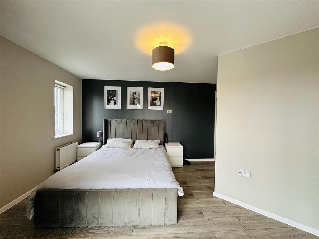 Bed 1.jpg