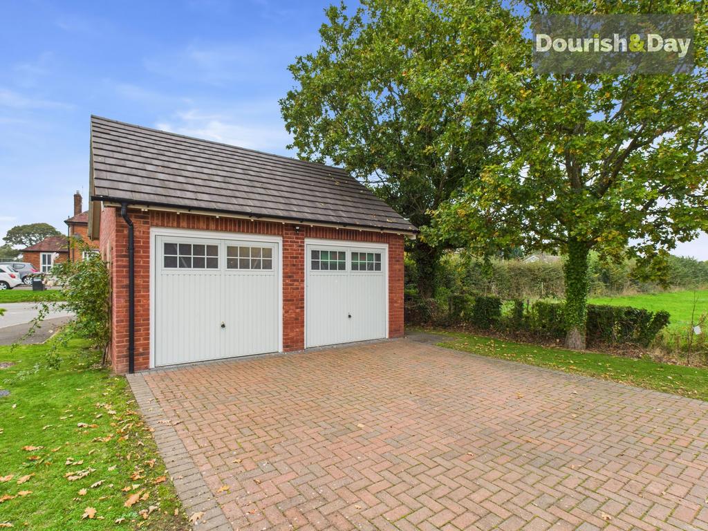 Double Garage & Driveway