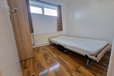 undefined, Limes Avenue, Chigwell IG7