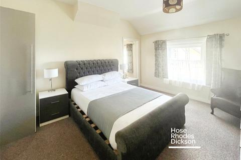 3 bedroom flat to rent, Park Road, PO37