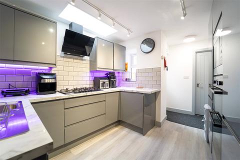 6 bedroom house to rent, North Road, Birmingham B29