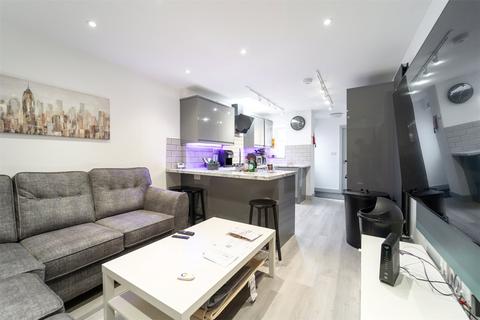 6 bedroom house to rent, North Road, Birmingham B29