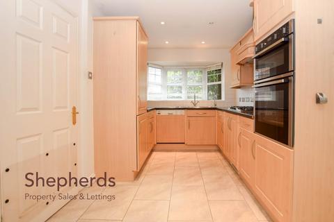 6 Nutwood Gardens, Cheshunt, Waltham Cross, EN7 6UP