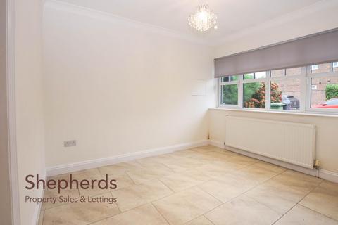 6 Nutwood Gardens, Cheshunt, Waltham Cross, EN7 6UP
