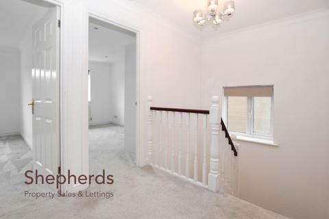 6 Nutwood Gardens, Cheshunt, Waltham Cross, EN7 6UP