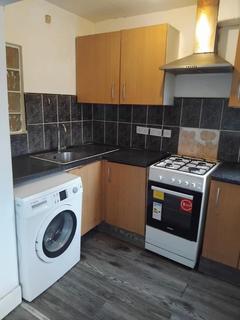 3 bedroom house to rent, 17 Ridgeway Close Roundhay Leeds