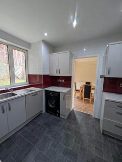 3 bedroom house to rent, 17 Ridgeway Close Roundhay Leeds